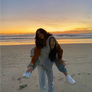 Meet your Posher, Mia